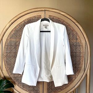 Effortless Elegance: H&M White Blazer - A Timeless Must-Have ~ Size: XS🤍💫